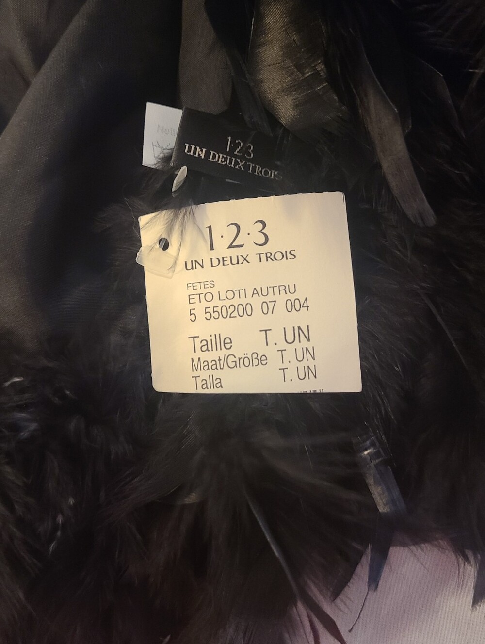 NWT Un, Deaux, Trois Brand Black Feather Trim Boa Scarf - Picture 5 of 9
